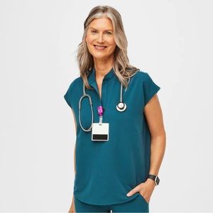 Figs Scrub Top